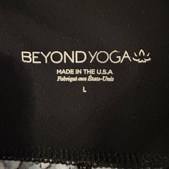 Beyond Yoga - Ankle length leggings in black with blue/white - Size L - Picture 6 of 8